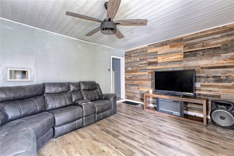 218 N 4th Street — photo 2