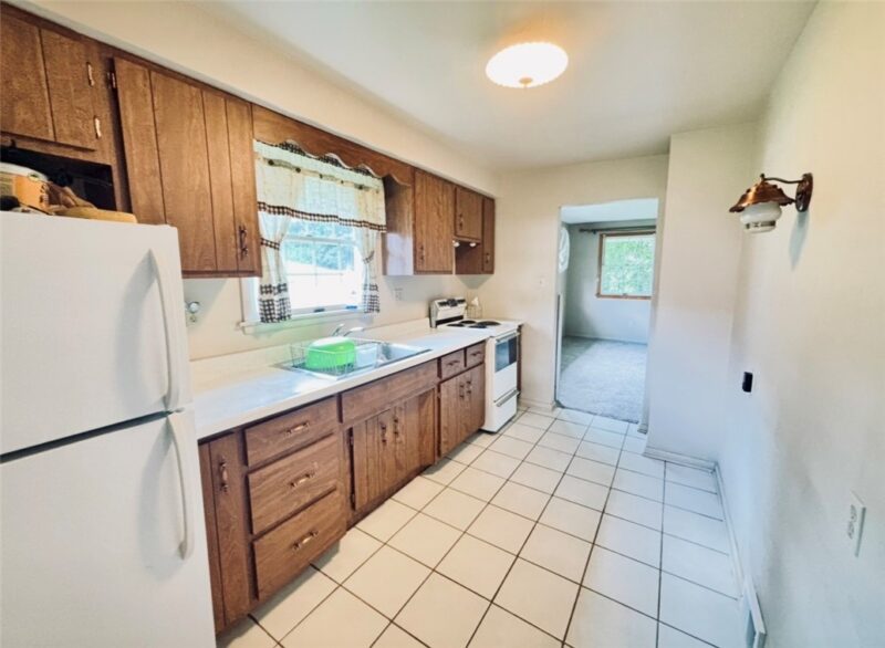 794 S Gray Avenue — photo 2