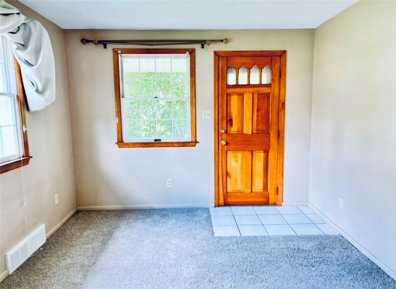 794 S Gray Avenue — photo 3