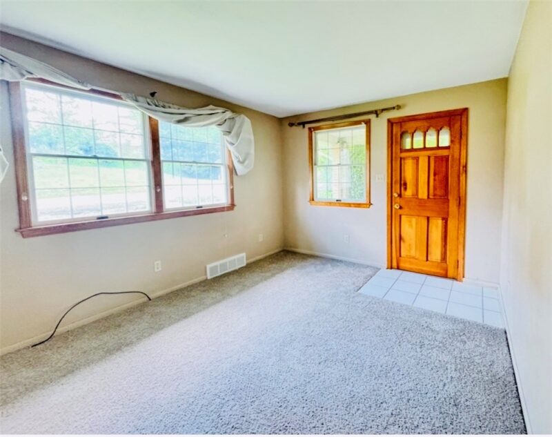 794 S Gray Avenue — photo 4