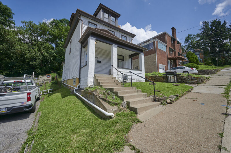 3033 Bremen AVENUE — photo 3