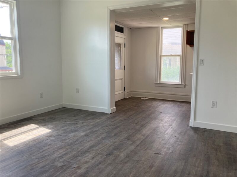 460 Jefferson Ave — photo 4