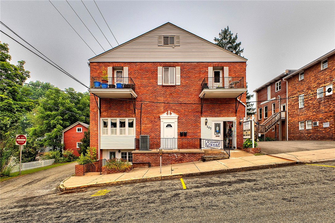 107 S. Clair St — photo 1