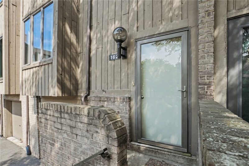 162 Linden Ct — photo 4