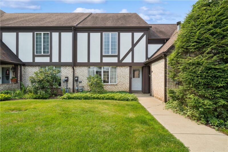 1772 Foxcroft Lane 105 — photo 3