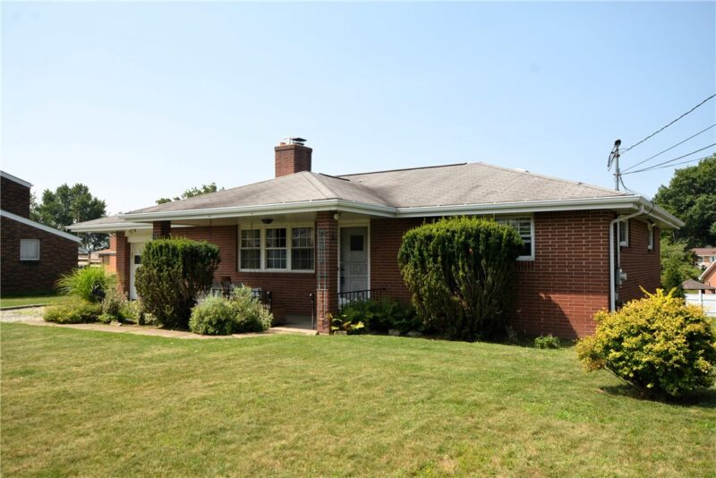 199 Lindenwood Dr — photo 3