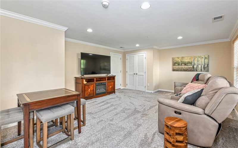401 Pointe View Dr — photo 2