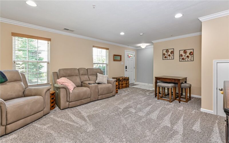 401 Pointe View Dr — photo 3