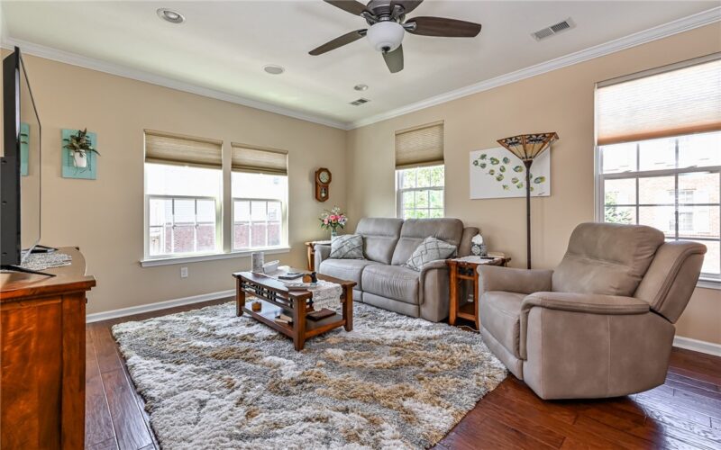 401 Pointe View Dr — photo 5