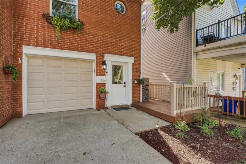 133 Meridan St — photo 4