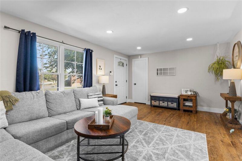 364 Pierina Dr — photo 3