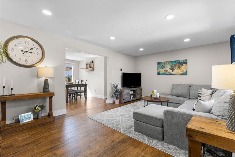 364 Pierina Dr — photo 4