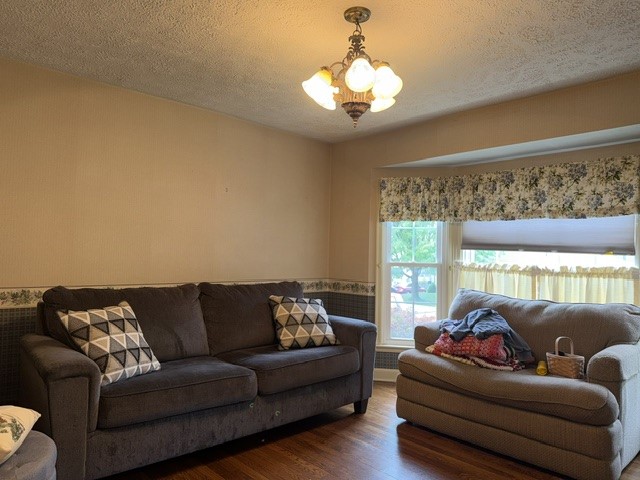 253 Service Ave — photo 6