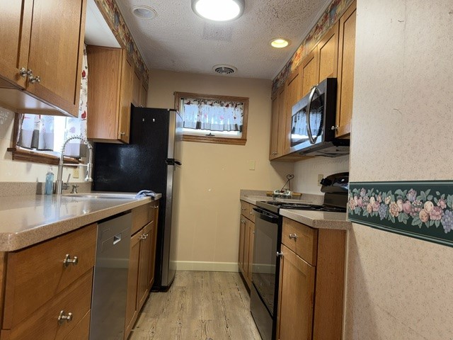 253 Service Ave — photo 7