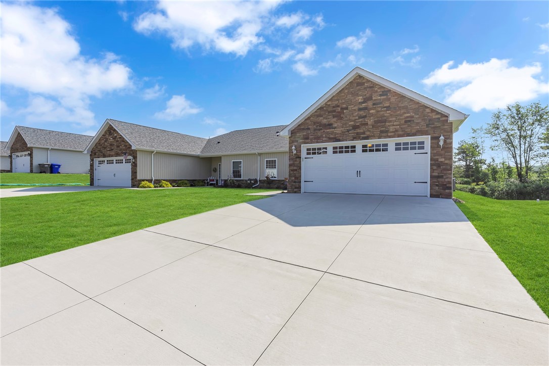 320 Cherokee Drive — photo 1