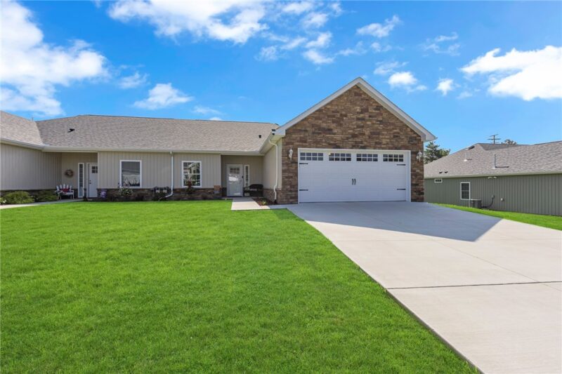 320 Cherokee Drive — photo 2