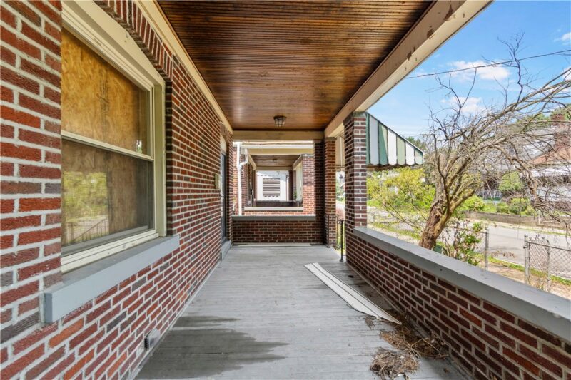 533 Woodward Ave — photo 3