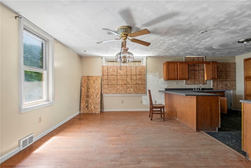 533 Woodward Ave — photo 6