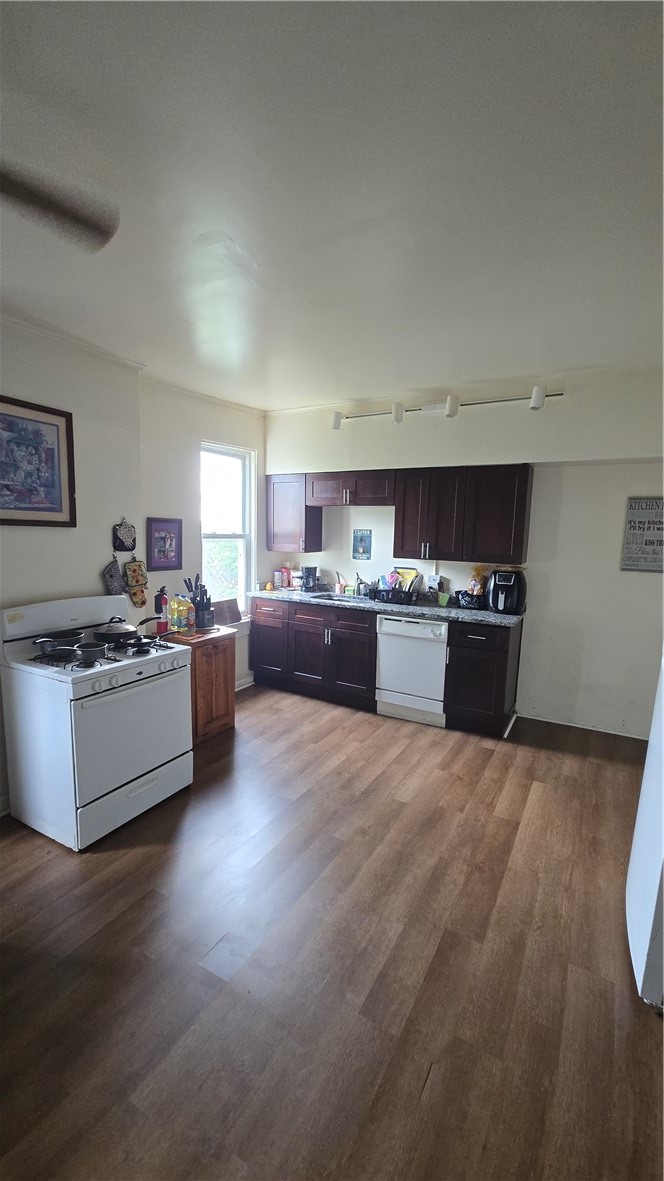 2304 Milligan Ave — photo 2