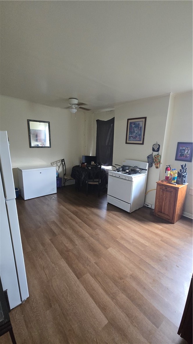 2304 Milligan Ave — photo 3
