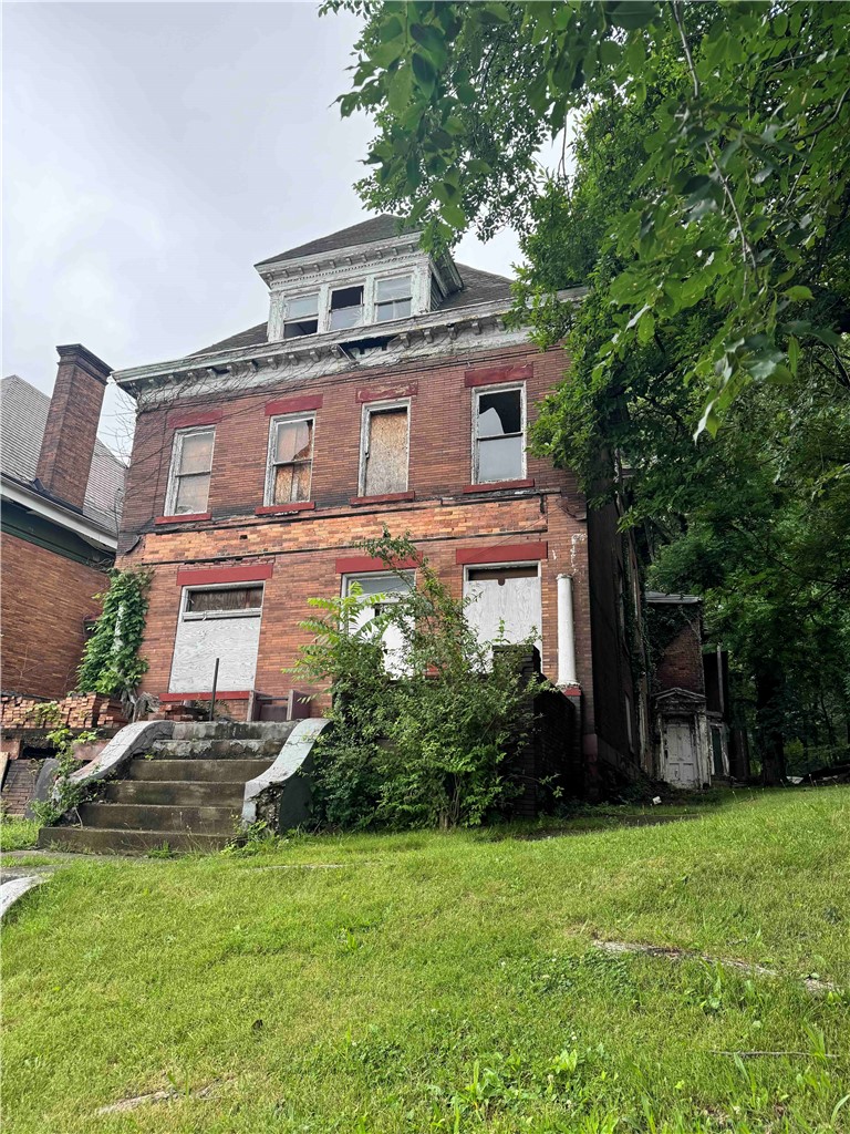717 Hill Ave — photo 1