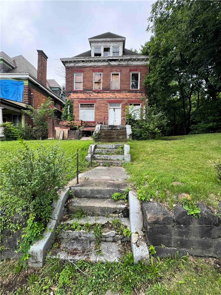 717 Hill Ave — photo 2