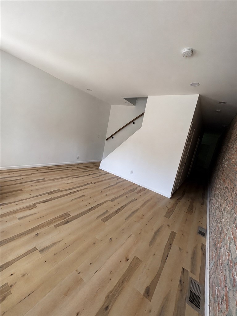 2321 Centre Ave — photo 2
