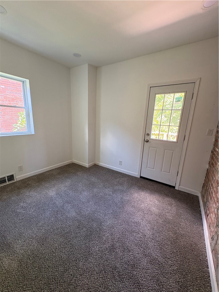 2321 Centre Ave — photo 7