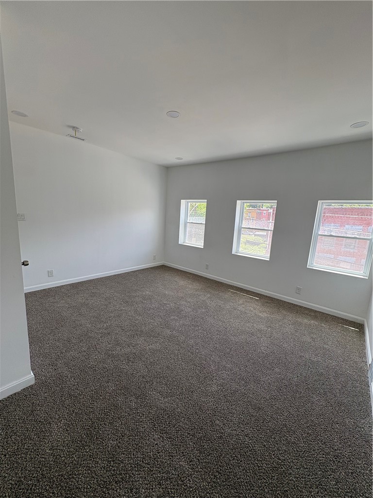 2321 Centre Ave — photo 8