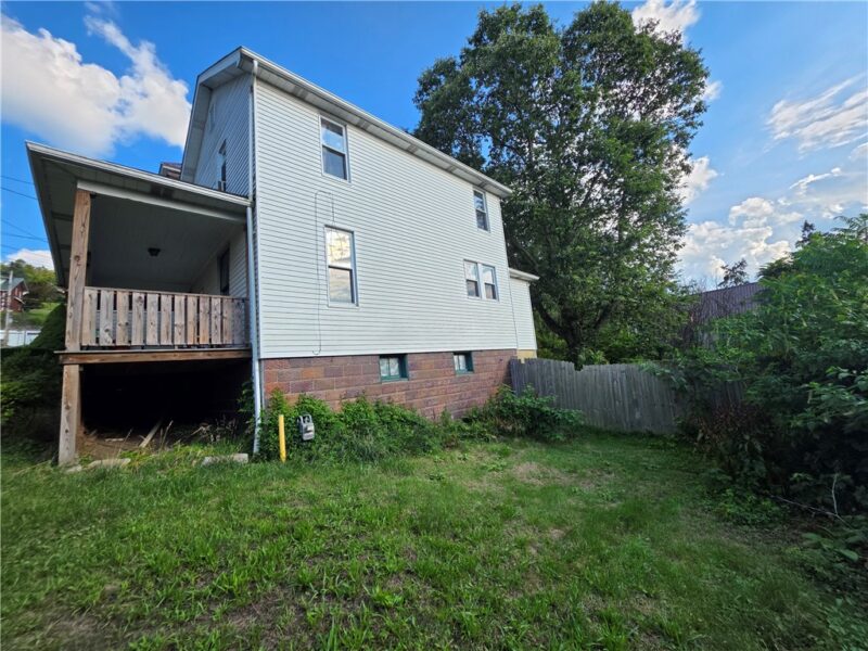624 Front St — photo 3