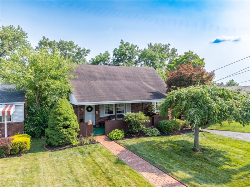 658 Lindsay Rd — photo 2
