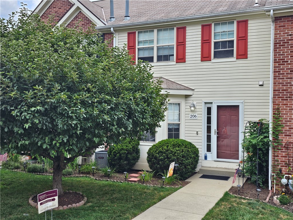 206 Hillvue Drive — photo 1