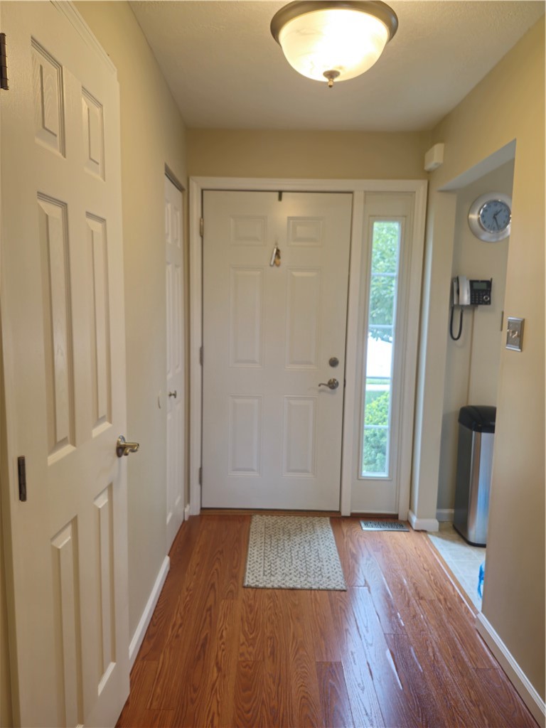 206 Hillvue Drive — photo 2