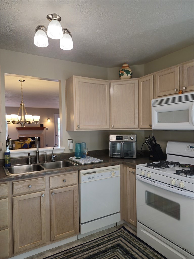 206 Hillvue Drive — photo 5