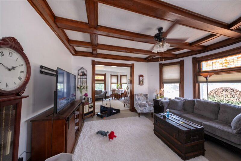 404 Walnut St — photo 4