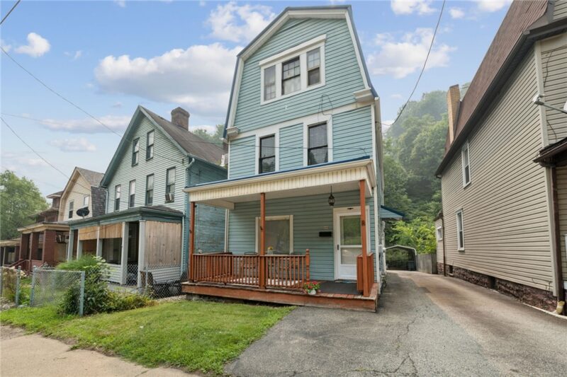 403 Brown Ave — photo 2
