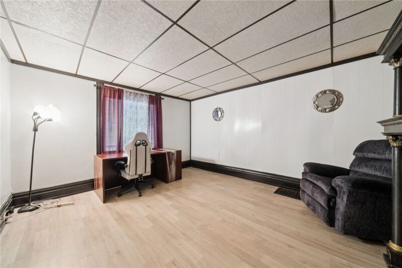 403 Brown Ave — photo 4