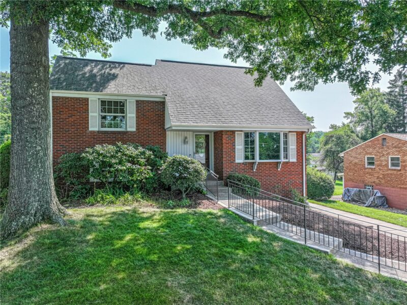 308 LUPINE DRIVE — photo 2