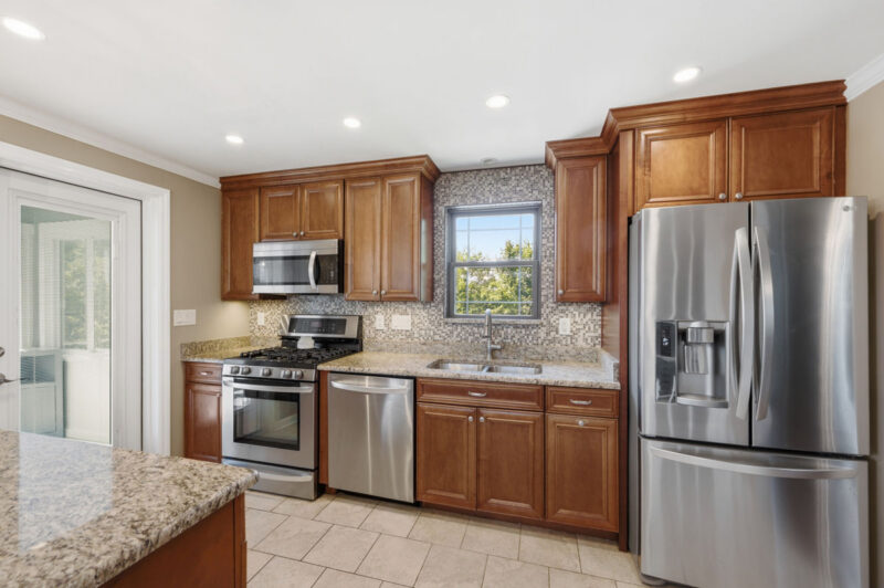 700 Lochinvar Drive — photo 4
