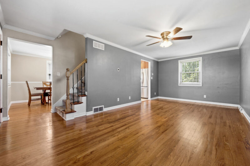 700 Lochinvar Drive — photo 8