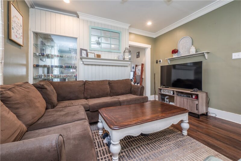 1427 Hillsdale Avenue — photo 4