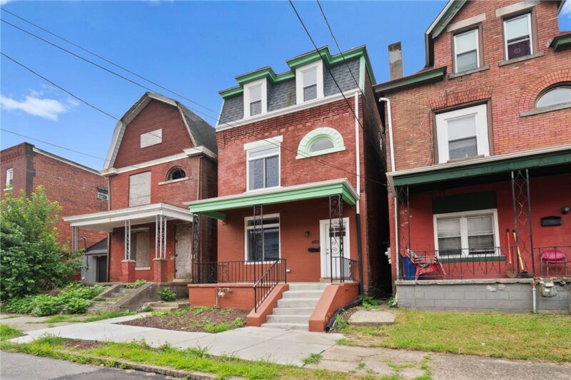 425 W ELIZABETH — photo 3