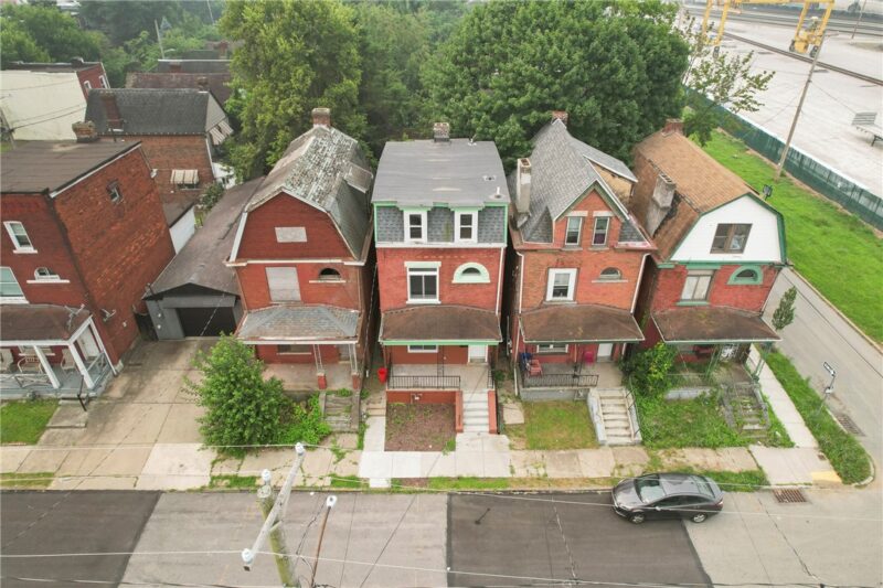 425 W ELIZABETH — photo 4
