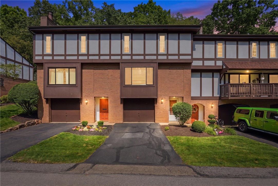 239 Thornberry Drive — photo 1