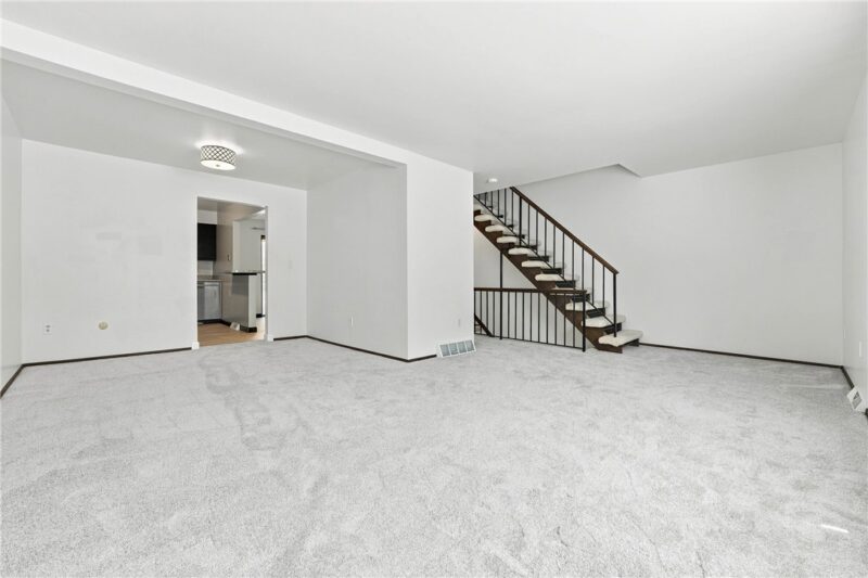 239 Thornberry Drive — photo 5