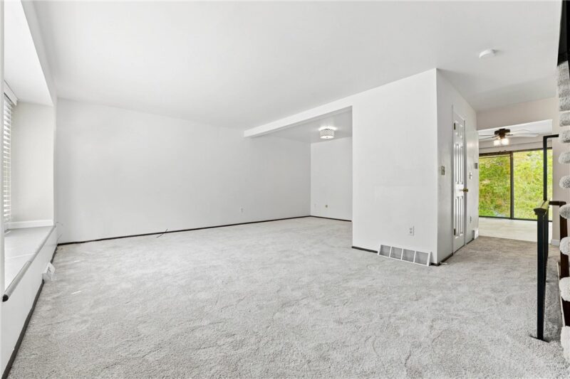 239 Thornberry Drive — photo 7