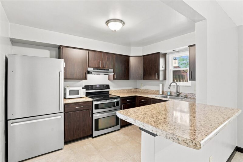 239 Thornberry Drive — photo 8