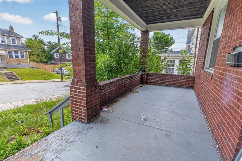 436 Overbrook Blvd — photo 2