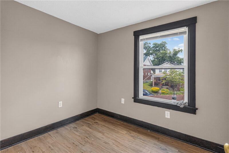 436 Overbrook Blvd — photo 4