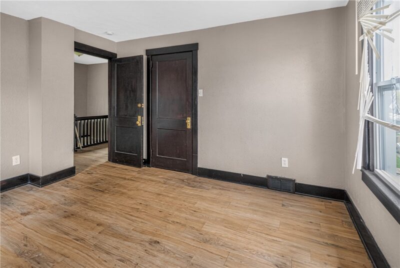 436 Overbrook Blvd — photo 5
